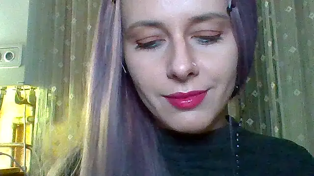 Snapshot of LuminousLady chatting on March 10, 9:29 pm LuminousLady online show from March 10, 9:29 pm
