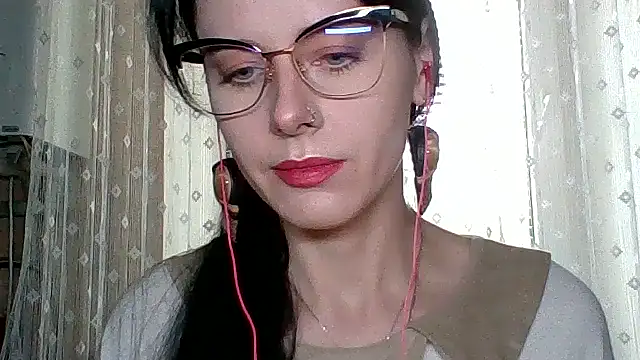 Snapshot of LuminousLady chatting on September 20, 7:57 am LuminousLady online show from September 20, 7:57 am