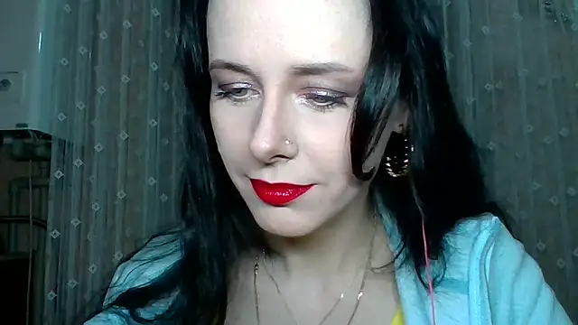 Snapshot of LuminousLady chatting on December 18, 6:12 pm LuminousLady online show from December 18, 6:12 pm