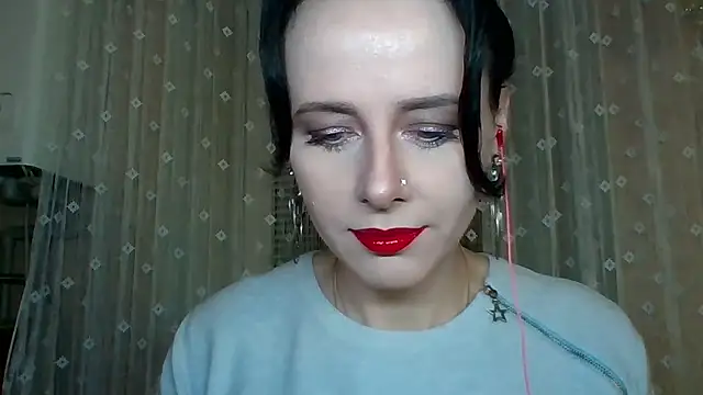 Snapshot of LuminousLady chatting on December 14, 6:13 pm LuminousLady online show from December 14, 6:13 pm