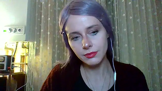 Snapshot of LuminousLady chatting on March 4, 6:18 pm LuminousLady online show from March 4, 6:18 pm