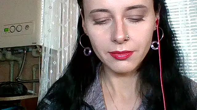 Snapshot of LuminousLady chatting on November 2, 10:31 am LuminousLady online show from November 2, 10:31 am