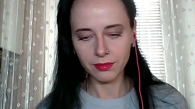 Snapshot of LuminousLady chatting on October 28, 8:13 am LuminousLady online show from October 28, 8:13 am