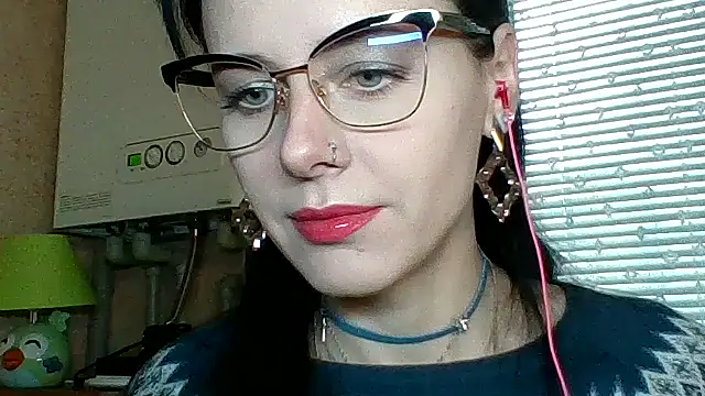 Snapshot of LuminousLady chatting on November 8, 10:52 am LuminousLady online show from November 8, 10:52 am