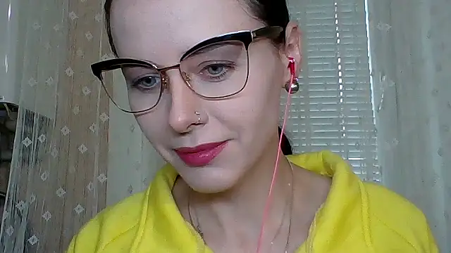 Snapshot of LuminousLady chatting on October 7, 1:12 pm LuminousLady online show from October 7, 1:12 pm