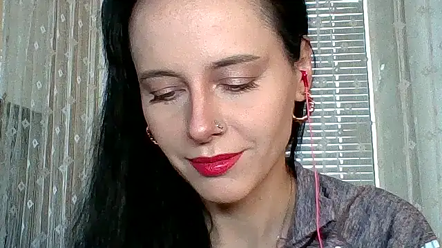 Snapshot of LuminousLady chatting on November 14, 12:31 pm LuminousLady online show from November 14, 12:31 pm