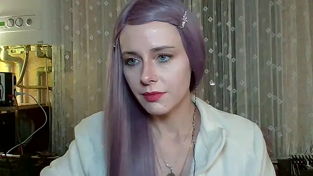 Snapshot of LuminousLady chatting on March 15, 6:32 pm LuminousLady online show from March 15, 6:32 pm