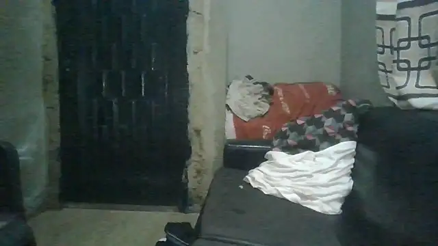 Snapshot of BigD634 chatting on December 4, 1:59 am BigD634 online show from December 4, 1:59 am