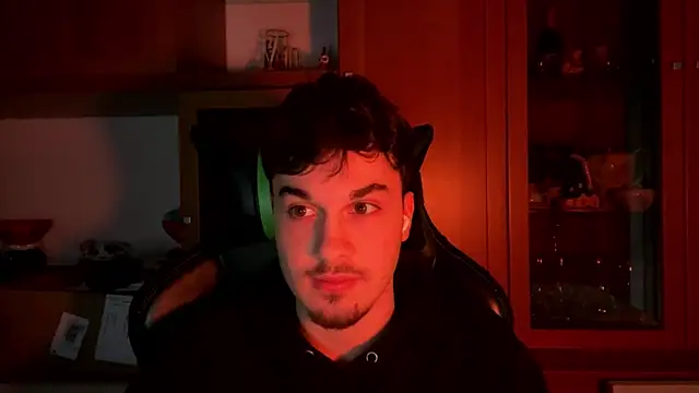 Snapshot of NaplesGuy04 chatting on February 14, 4:20 pm NaplesGuy04 online show from February 14, 4:20 pm