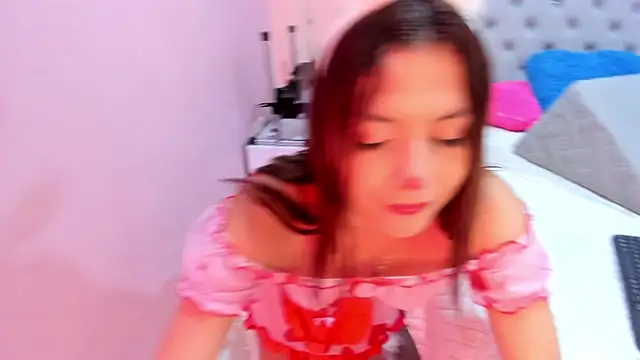 littletammy4u  online show from October 31, 12:46 pm