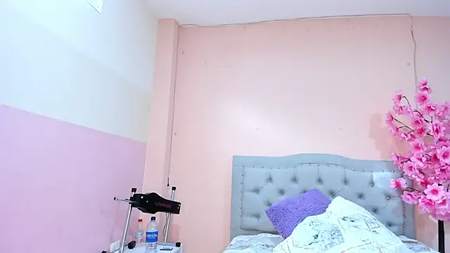 littletammy4u  online show from November 17, 12:42 pm