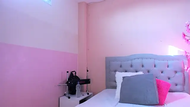 littletammy4u  online show from November 8, 12:20 pm