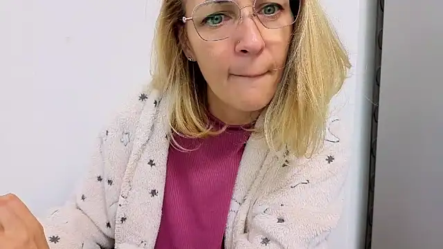 SweetAnia  online show from February 13, 12:16 pm