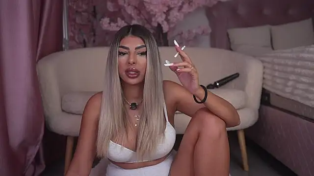 emma goodess  online show from June 29, 11:15 pm