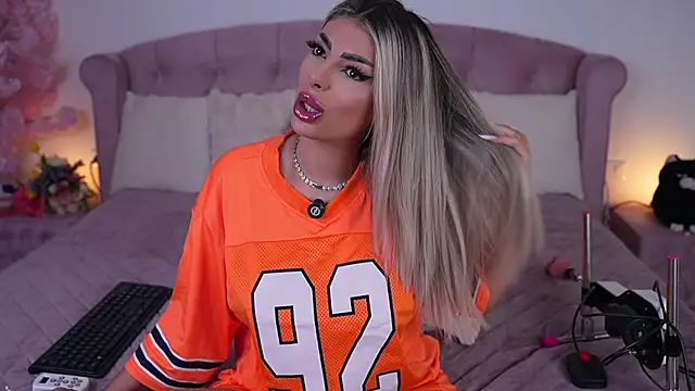 emma goodess  online show from April 6, 9:38 pm