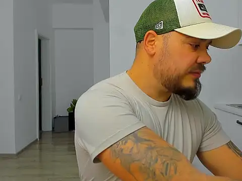 Snapshot of ZackMasterss chatting on November 4, 7:17 pm ZackMasterss online show from November 4, 7:17 pm