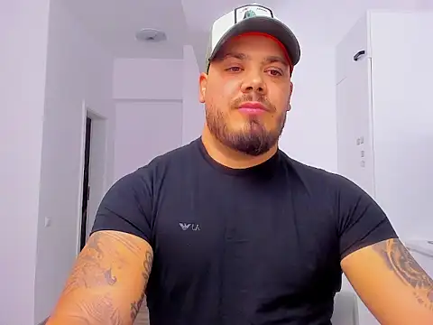 Snapshot of ZackMasterss chatting on October 25, 10:43 pm ZackMasterss online show from October 25, 10:43 pm