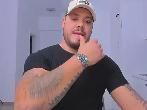 Snapshot of ZackMasterss chatting on November 13, 11:30 pm ZackMasterss online show from November 13, 11:30 pm