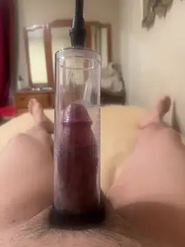 Snapshot of aleds17668 chatting on March 5, 2:12 pm aleds17668 online show from March 5, 2:12 pm