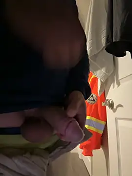 Snapshot of aleds17668 chatting on October 22, 4:34 am aleds17668 online show from October 22, 4:34 am