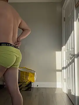 Snapshot of aleds17668 chatting on October 16, 1:19 pm aleds17668 online show from October 16, 1:19 pm