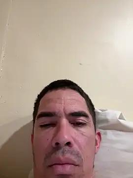 Snapshot of aleds17668 chatting on March 11, 7:58 pm aleds17668 online show from March 11, 7:58 pm