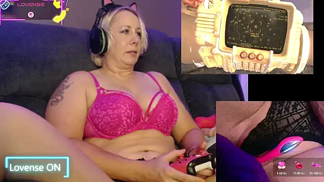 Trixiekittycutie online show from September 29, 5:51 pm