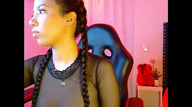 SallyWhitee online show from March 12, 3:13 am