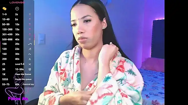 SallyWhitee online show from September 10, 5:06 am