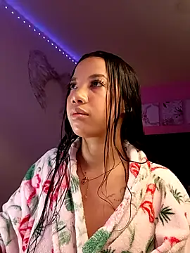 SallyWhitee online show from February 17, 5:16 am