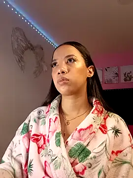 SallyWhitee online show from February 24, 4:35 am