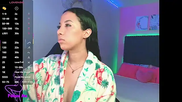 SallyWhitee online show from December 20, 4:15 am