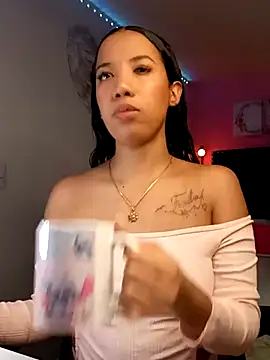 SallyWhitee online show from April 8, 4:25 am