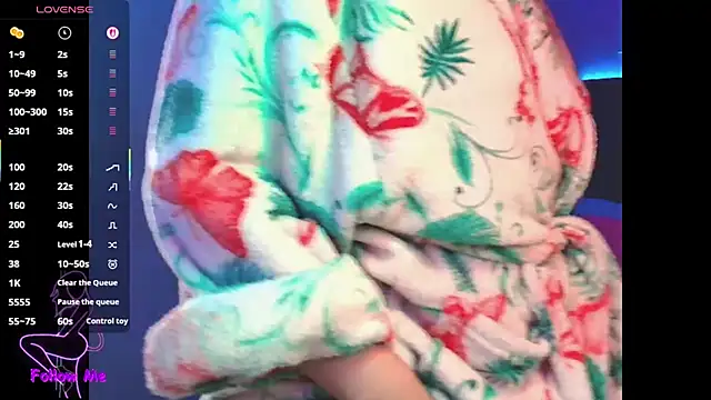 SallyWhitee online show from October 20, 4:25 am