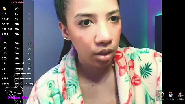 SallyWhitee online show from December 17, 4:17 am