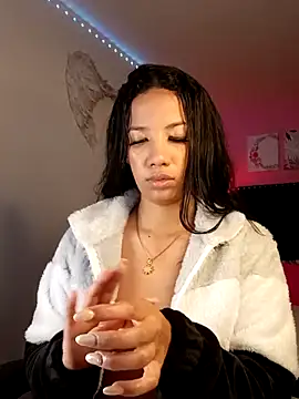 SallyWhitee online show from April 27, 6:11 am