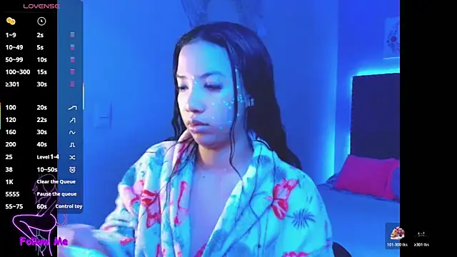 SallyWhitee online show from November 8, 3:54 am