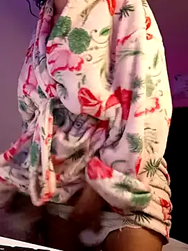 SallyWhitee online show from January 7, 4:39 am