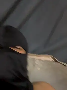 Snapshot of tunenarica22 chatting on November 1, 4:08 am tunenarica22 online show from November 1, 4:08 am