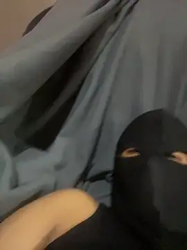 Snapshot of tunenarica22 chatting on October 31, 3:03 am tunenarica22 online show from October 31, 3:03 am