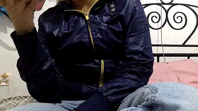 sharonlopez9611 online show from April 7, 2:46 am