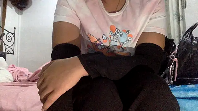 sharonlopez9611 online show from May 29, 3:12 am