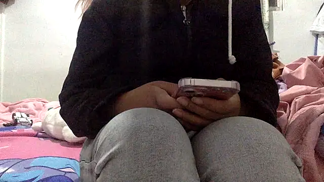 sharonlopez9611 online show from March 4, 3:25 am