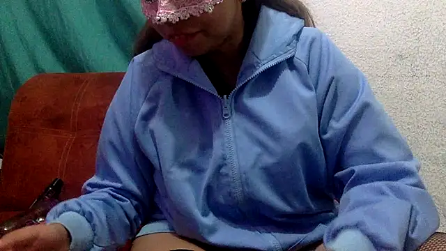 Snapshot of sharonlopez9611 chatting on February 21, 4:51 am sharonlopez9611 online show from February 21, 4:51 am