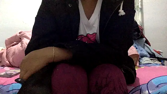 Snapshot of sharonlopez9611 chatting on November 6, 3:21 am sharonlopez9611 online show from November 6, 3:21 am