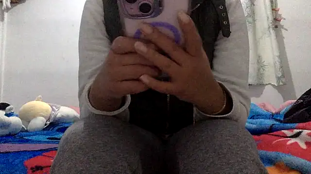 sharonlopez9611 online show from December 21, 3:30 am