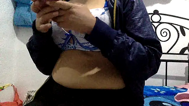 sharonlopez9611 online show from April 10, 3:46 am