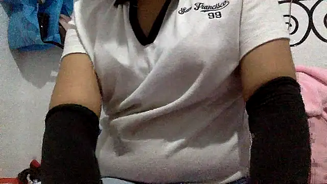 sharonlopez9611 online show from April 4, 5:58 am