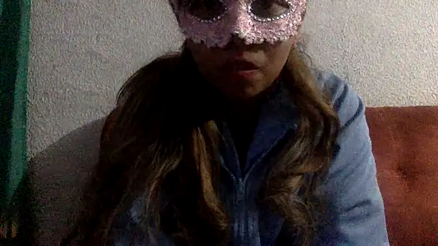 Snapshot of sharonlopez9611 chatting on February 17, 5:25 am sharonlopez9611 online show from February 17, 5:25 am