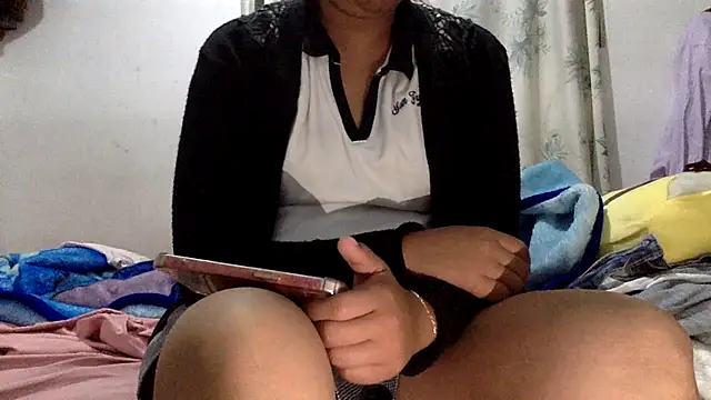 sharonlopez9611 online show from April 23, 3:24 am